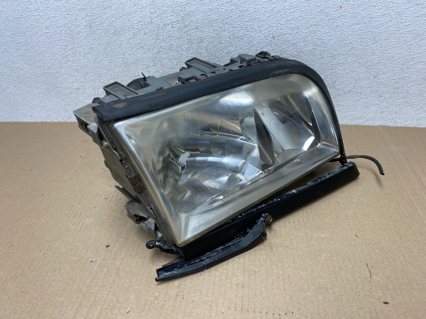 1997-1999 Mercedes W140 S320 S500 Right Passenger Side Headlight AF57812