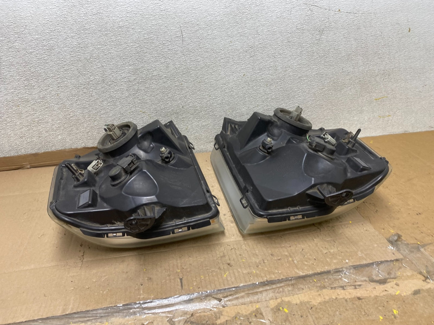 2008-2014 Ford Econoline E150 E250 E350 Left+Right Headlights U6864 DW12