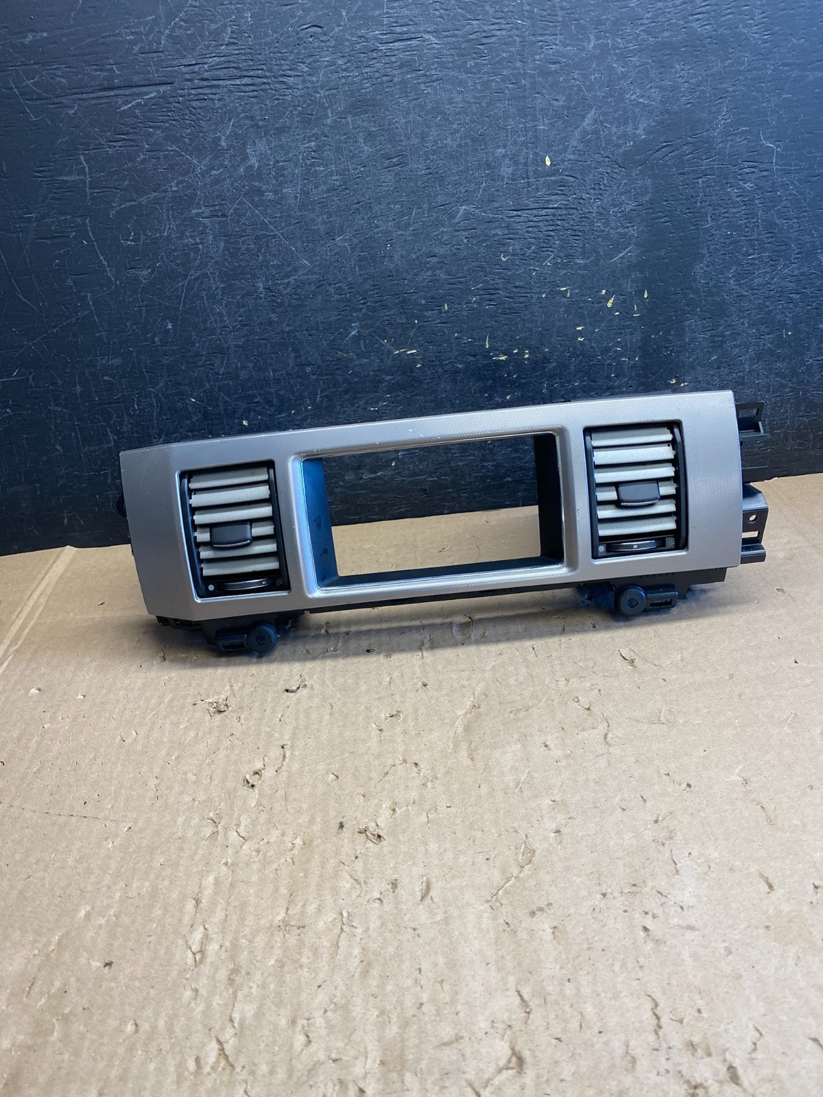 2008 to 2015 Jaguar XF Jaguar XF Center Radio Bezel Dash Air Vent AJ1312 DW0