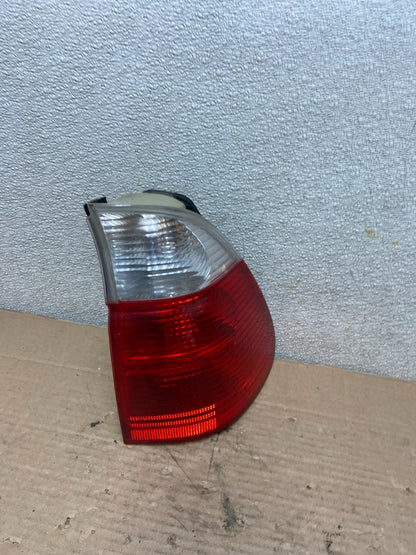 2004 2005 2006 BMW E53 X5 Right Passenger Rh Side Tail Light Oem AA9367 LK2