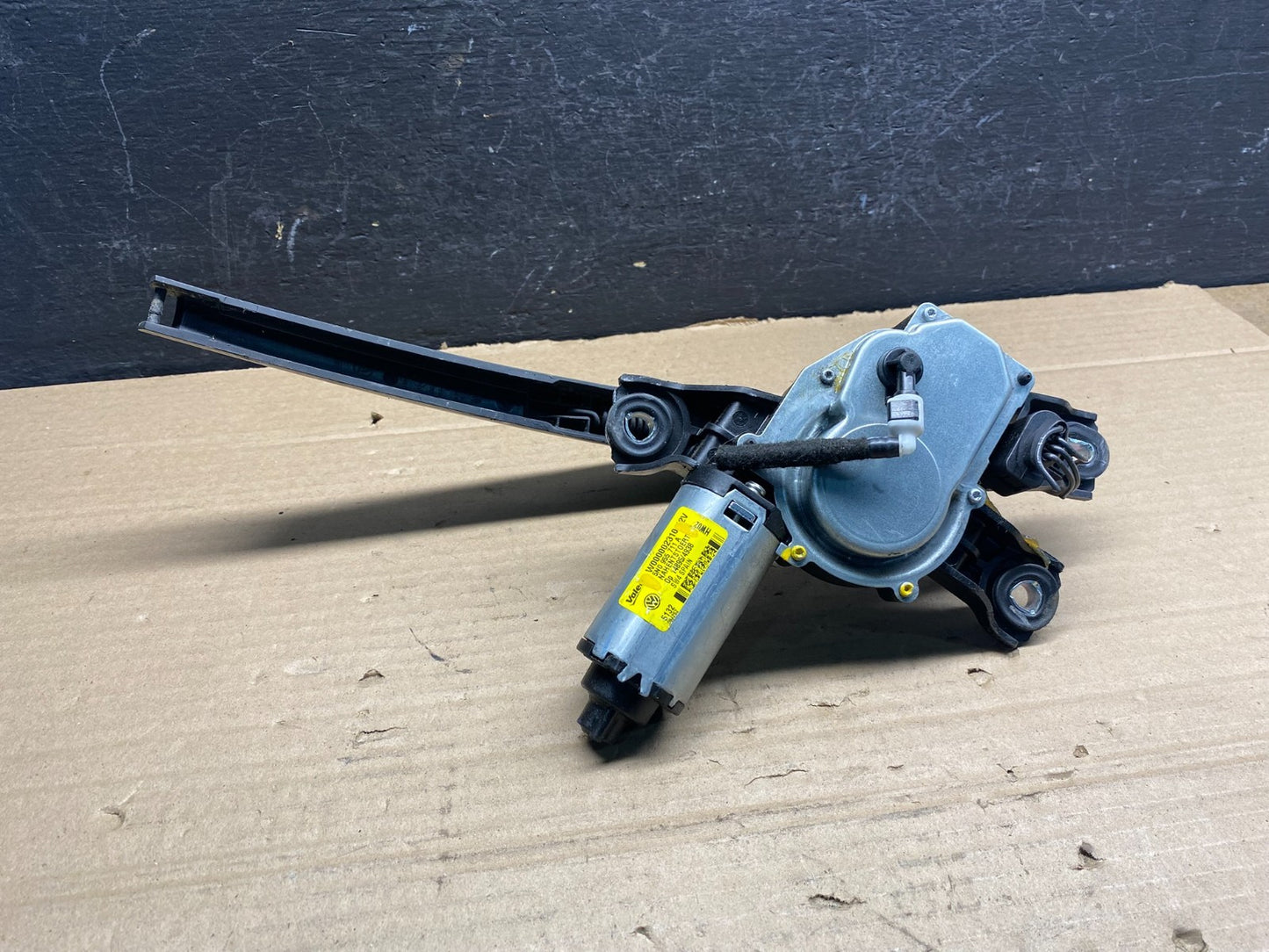 2011 to 2016 Volkswagen Tiguan Rear Window Wiper Motor ad9469 DG5