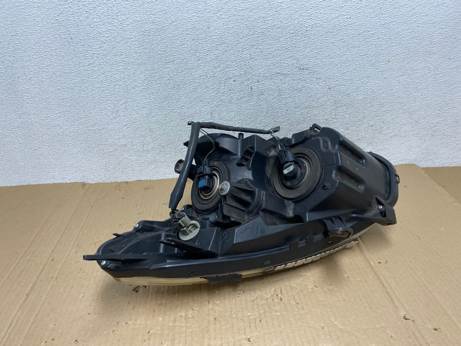 2009-2013 Nissan Rogue Right Passenger Halogen Headlight AE8962 LK5