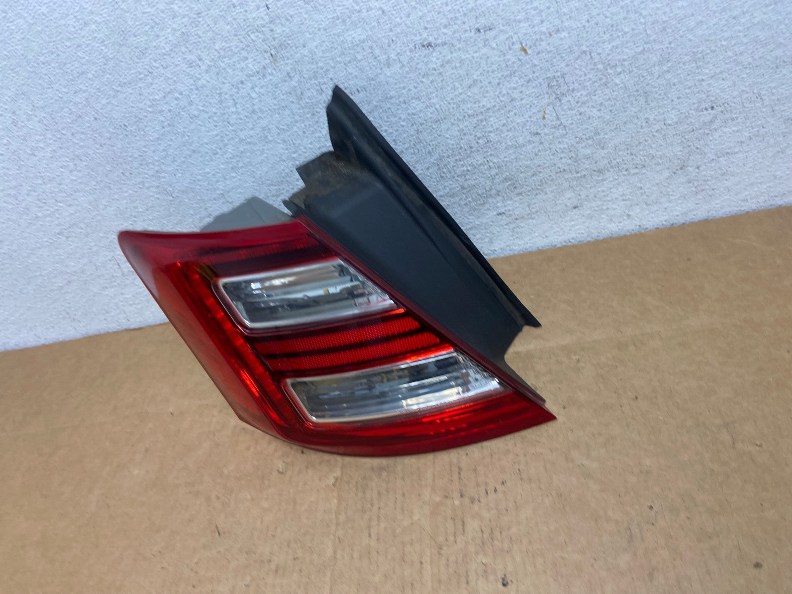 2013-2019 Ford Taurus LED Left Driver Lh Side Tail Light AD4531 LK1