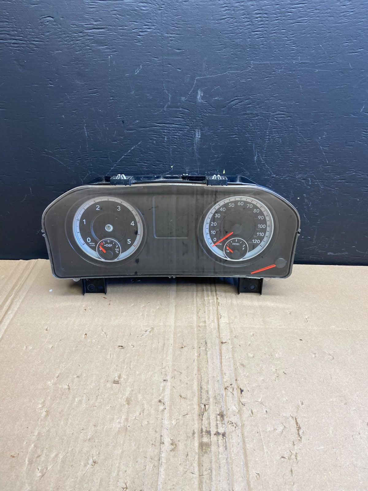 2013 2018 Dodge Ram 1500 Instrument Speedometer Gauge Cluster OEM AB8894 DG0