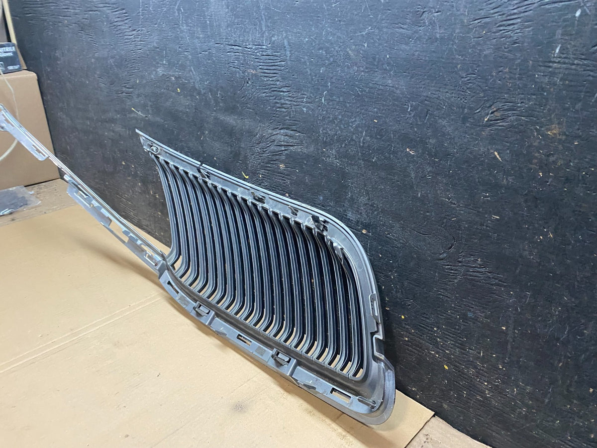 2013 to 2016 Lincoln MKT Left Driver LH Side Front Grill Grille X2963 DG5