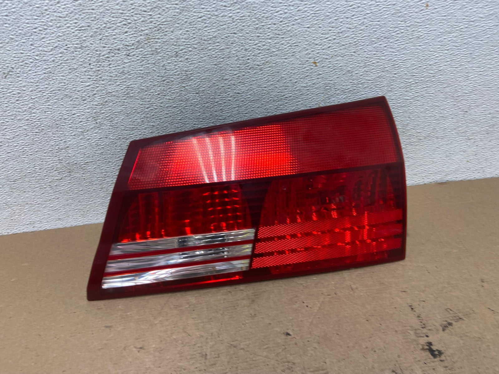 2004-2005 Toyota Sienna Right Passenger RH Side Inner Tail Light AF4952 LK0