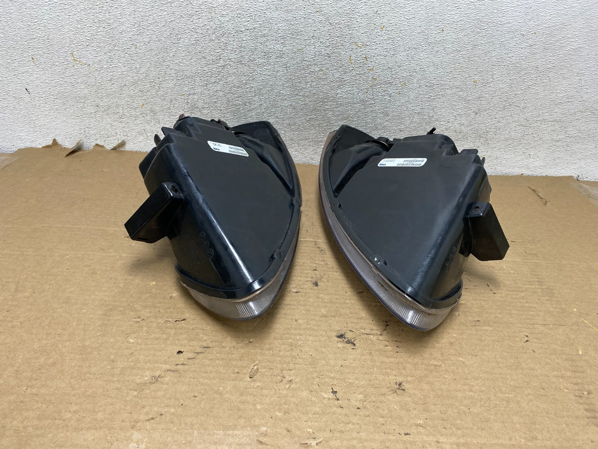2001 to 2002 Chrysler Sebring Left+Right Set Headlight AH4141 DG7