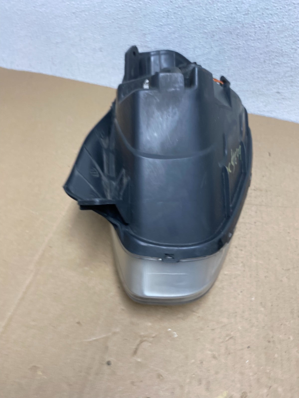 2006 to 2011 Hyundai Accent Sedan Right Passenger Halogen Headlight AC5649 DW8