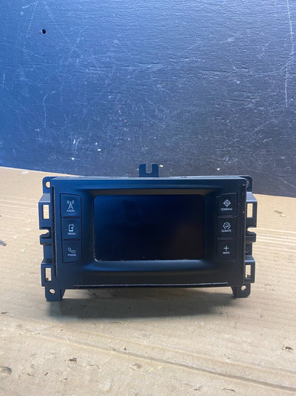 2015 to 2016 Chrysler 200 Radio Receiver Display Screen Player ae4788 DG0