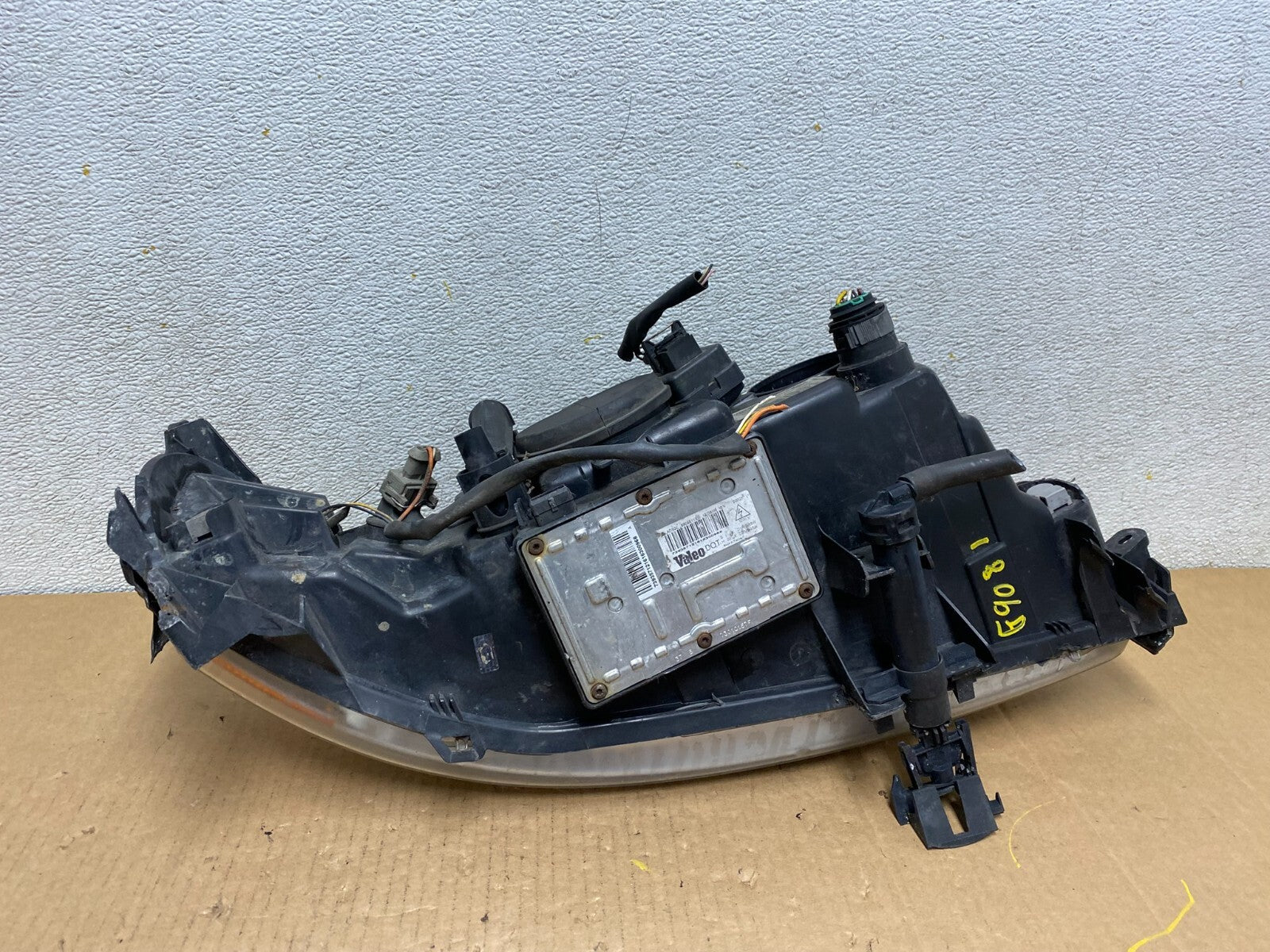 2007 2008 2009 Volvo S60 V70 Left Driver LH Headlight Xenon HID G6981 DG17