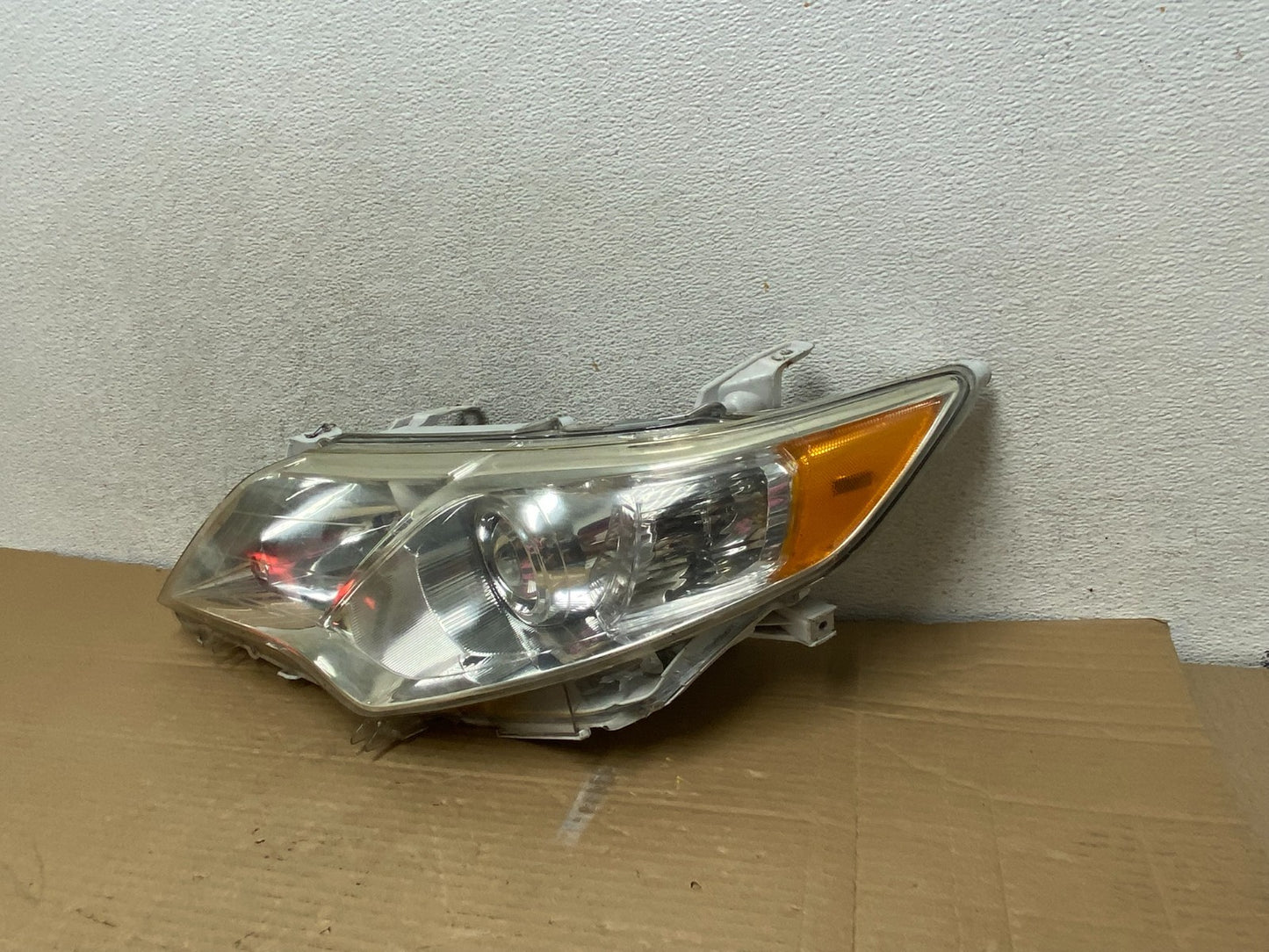 2012 2013 2014 Toyota Camry Left Driver LH Halogen Headlight AG8958 DW2
