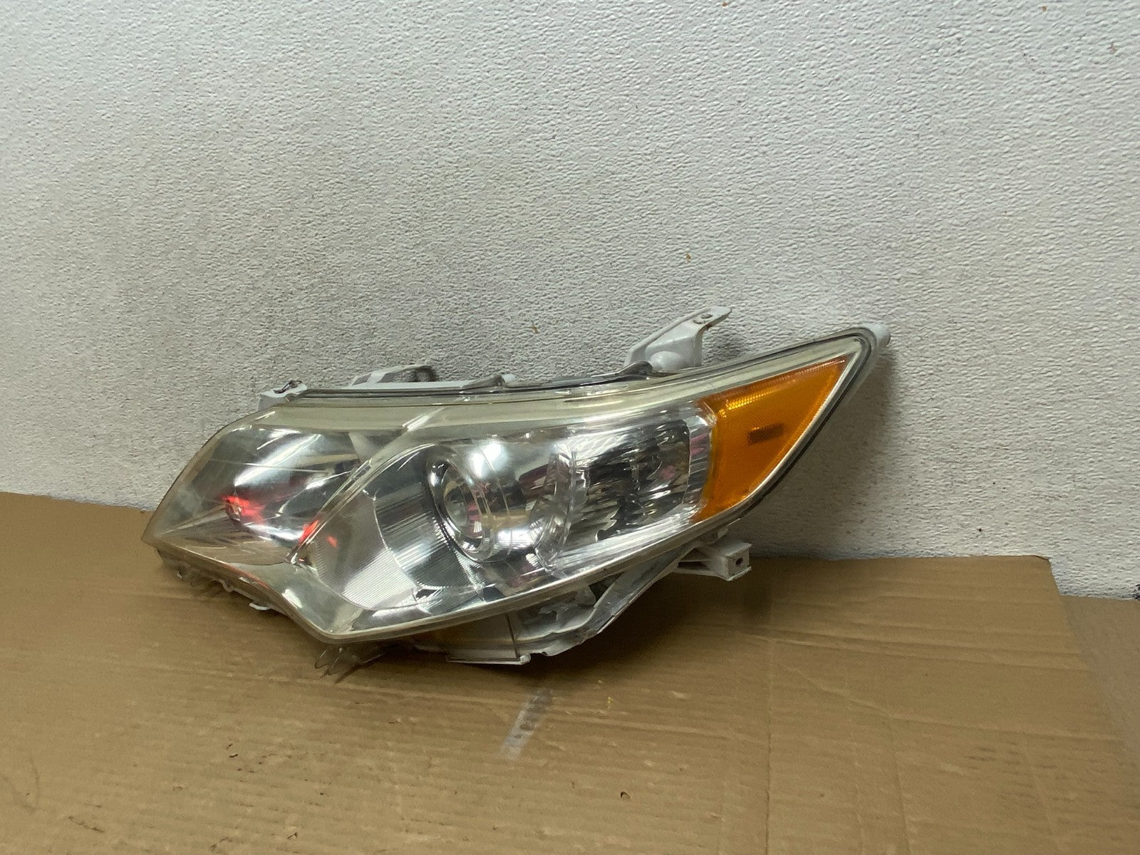 2012 2013 2014 Toyota Camry Left Driver LH Halogen Headlight AG8958 DW2
