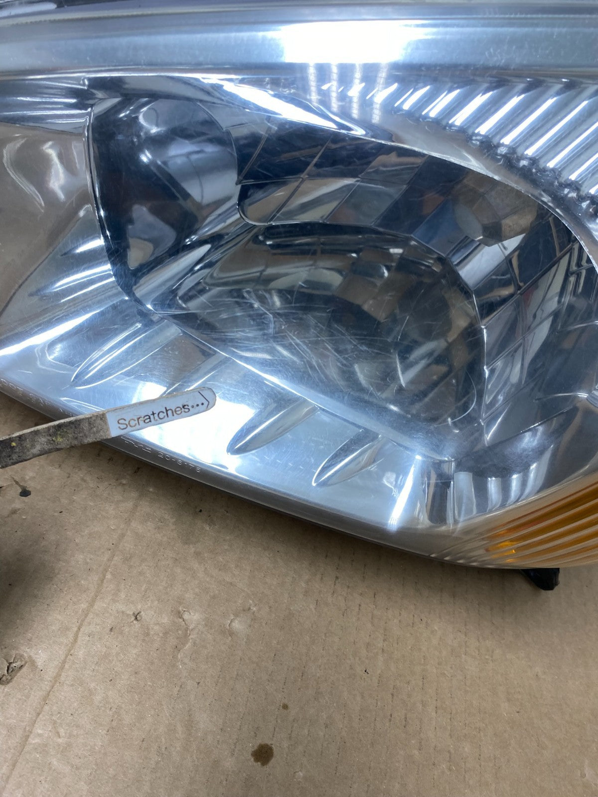 2001 - 2003 Toyota Rav4 Left+Right Side Headlights Halogen TYC AG2308 DW4