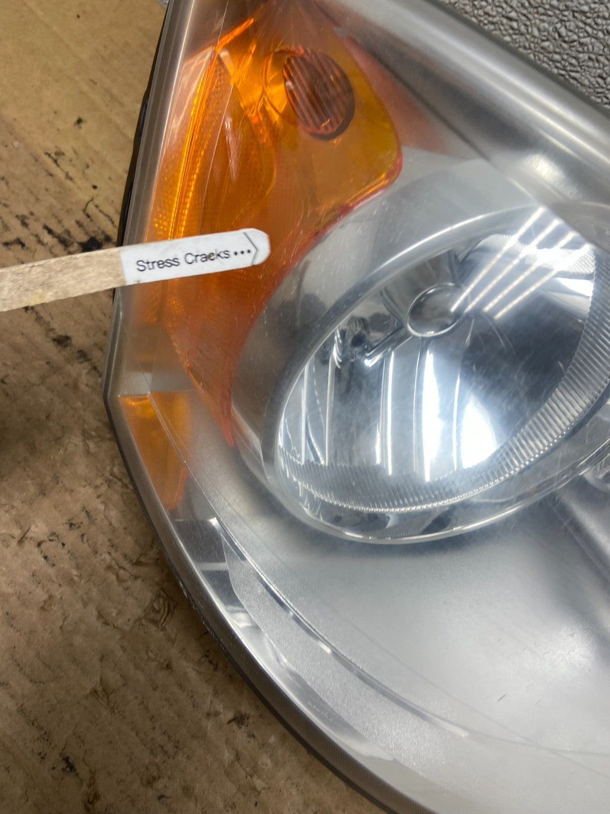 2011 to 2016 Chrysler Town and Country Right Passenger Headlight AB3344 DW4