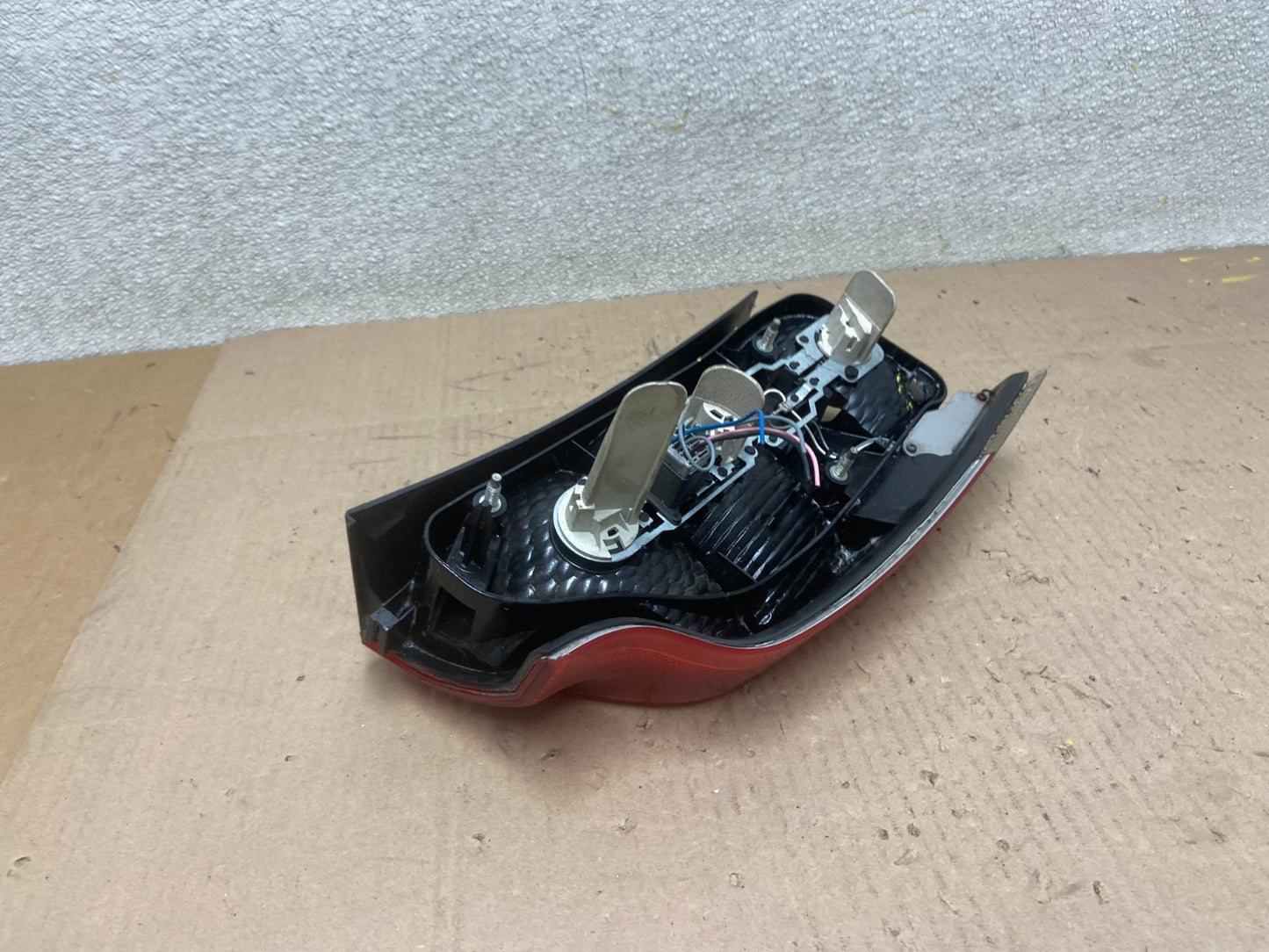 2005 to 2007 Volvo Xc70 V70 Right RH Side Tail Light Oem AA0969 DW5