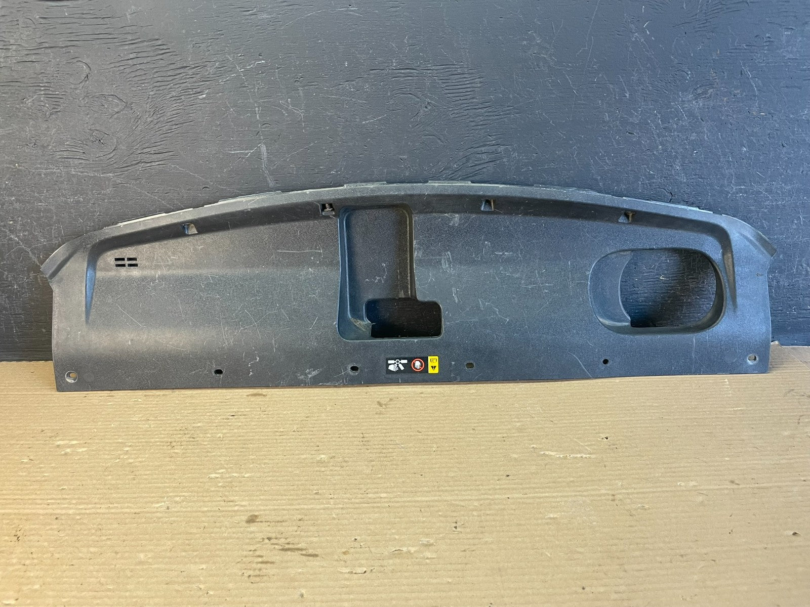 2016 to 2018 Kia Sorento Front Radiator Grille Top Cover Panel AF3474 DG0