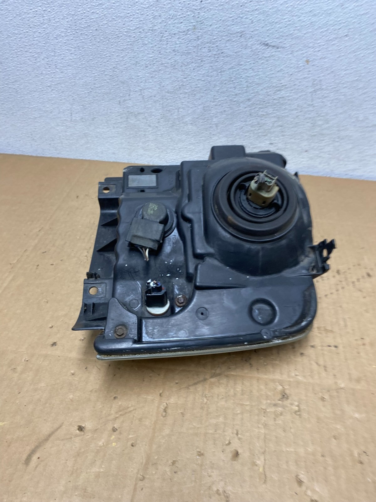 2005-2007 Ford F-250 F250 Super Duty Right Passenger RH Side Headlight AD1098 DW7