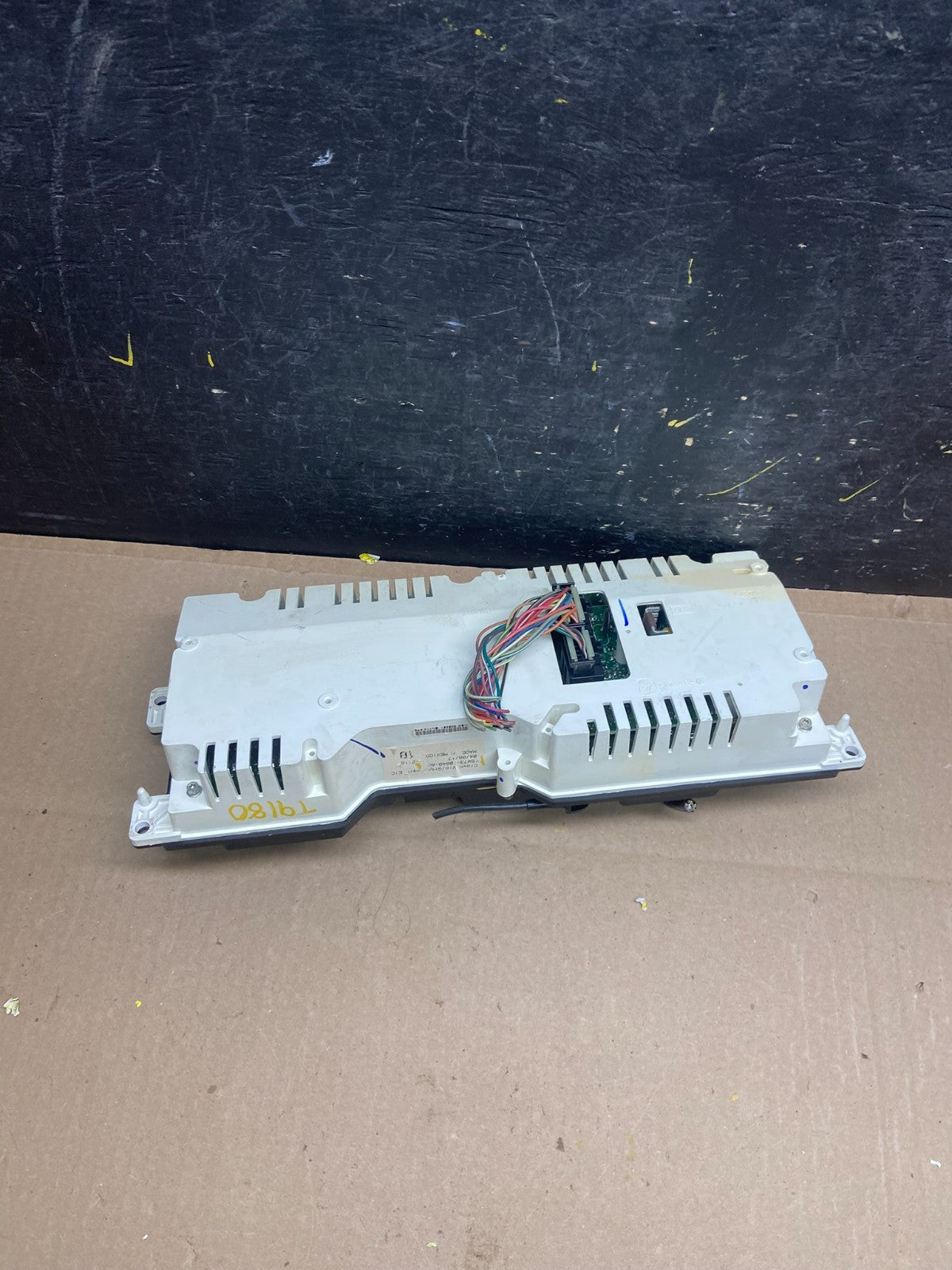 2003 to 2005 Ford Crown Victoria Speedometer Cluster Gauge t9180 DG5
