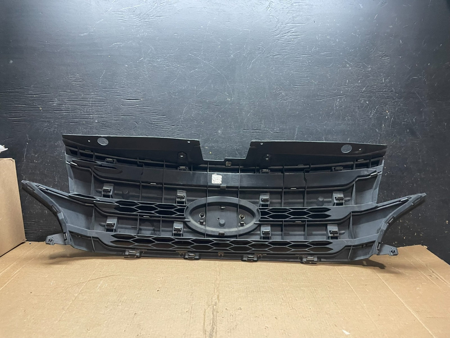 2011 2012 2013 Ford Edge Front Upper Chrome Grille Grill  Oem Z5767 DG5