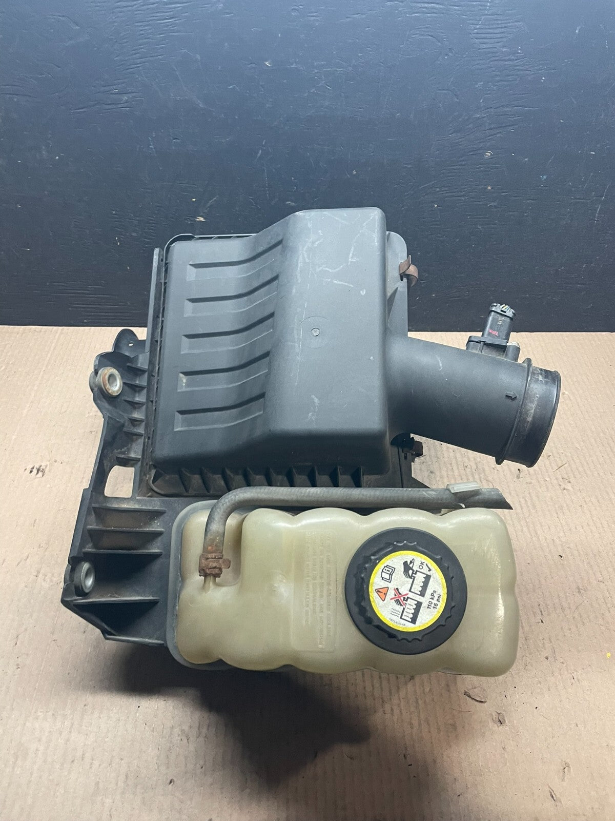 2007-2008 Lincoln Navigator Ford Expedition 5.4L Air Cleaner Intake Box J7516 DG3