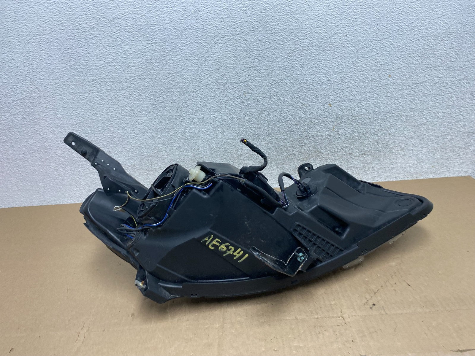 2016 - 2018 Chevrolet Malibu Left Driver LH Halogen Headlight ae6741 DG6