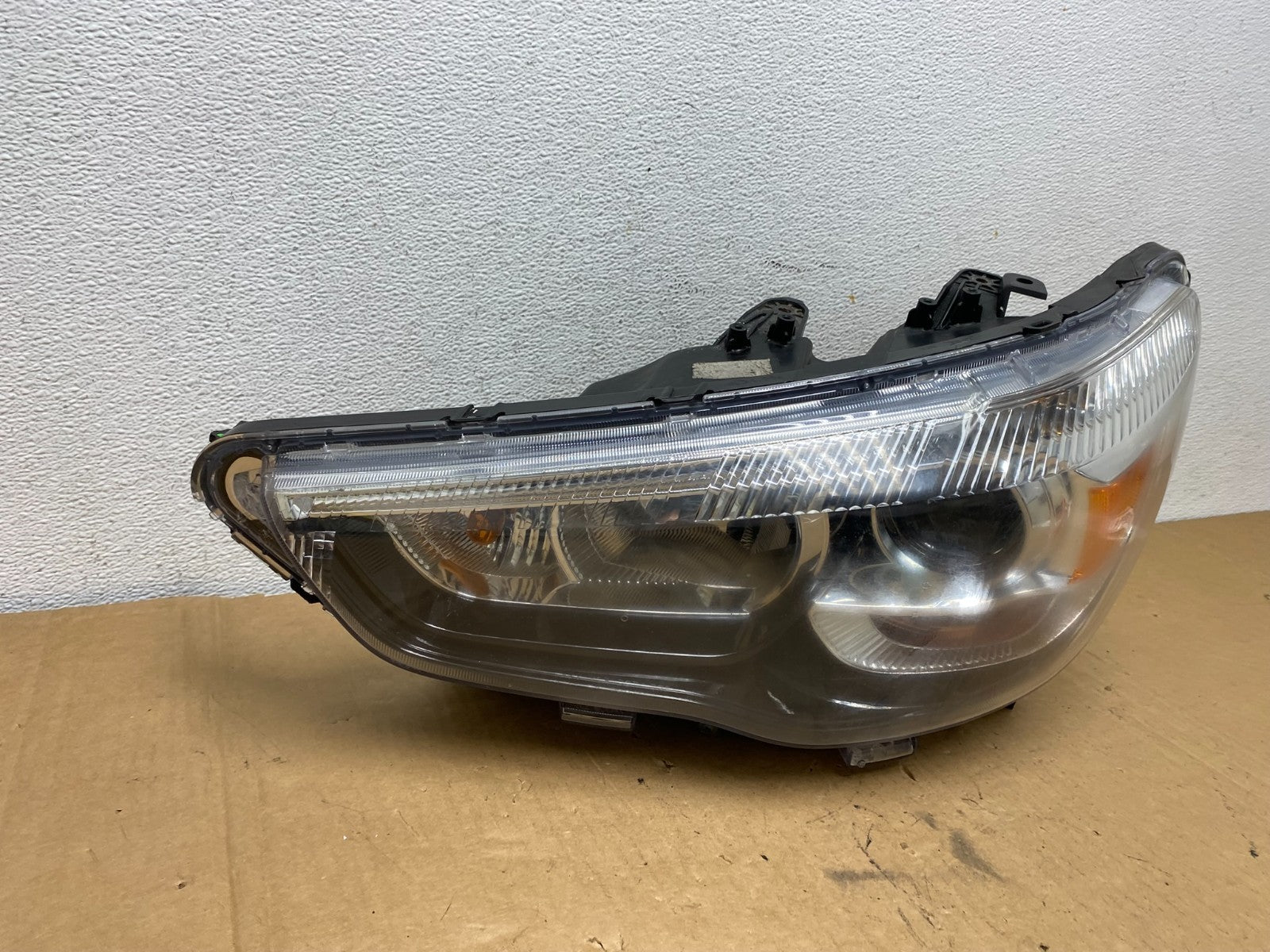 2011 - 2019 Mitsubishi Outlander Sport Left Driver Xenon Headlight AD2758 DW2