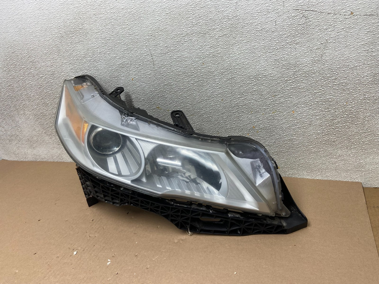 2012 to 2014 Acura TL Headlight Right Passenger Side Xenon HID AB4994 DW1
