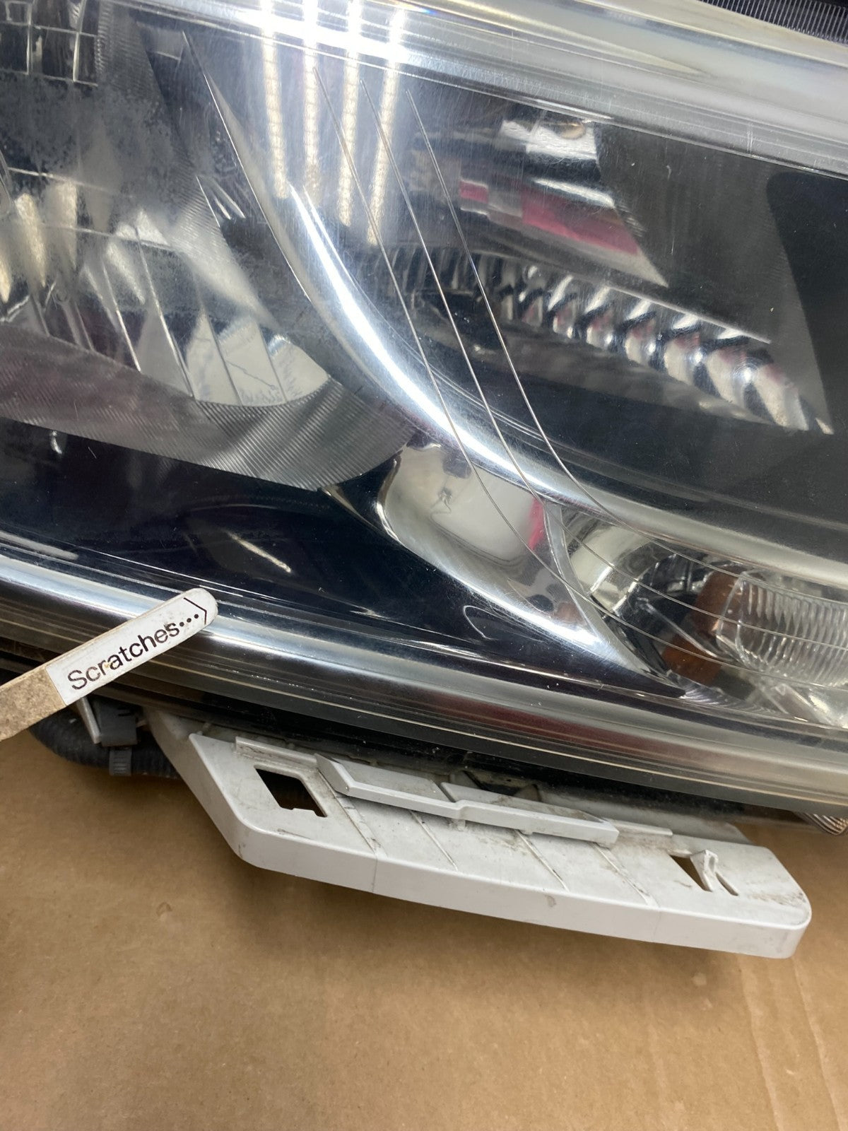 2013 to 2016 Nissan Pathfinder Right Passenger RH Side Headlight AD7840 DW3