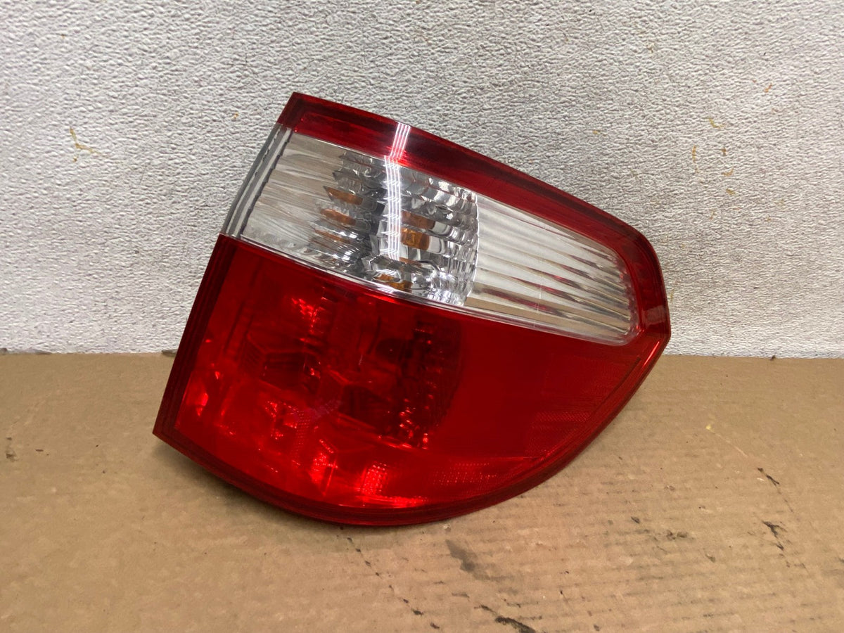 2005 2006 2007 Honda Odyssey Right Passenger RH Side Tail Light AH4220 LK0