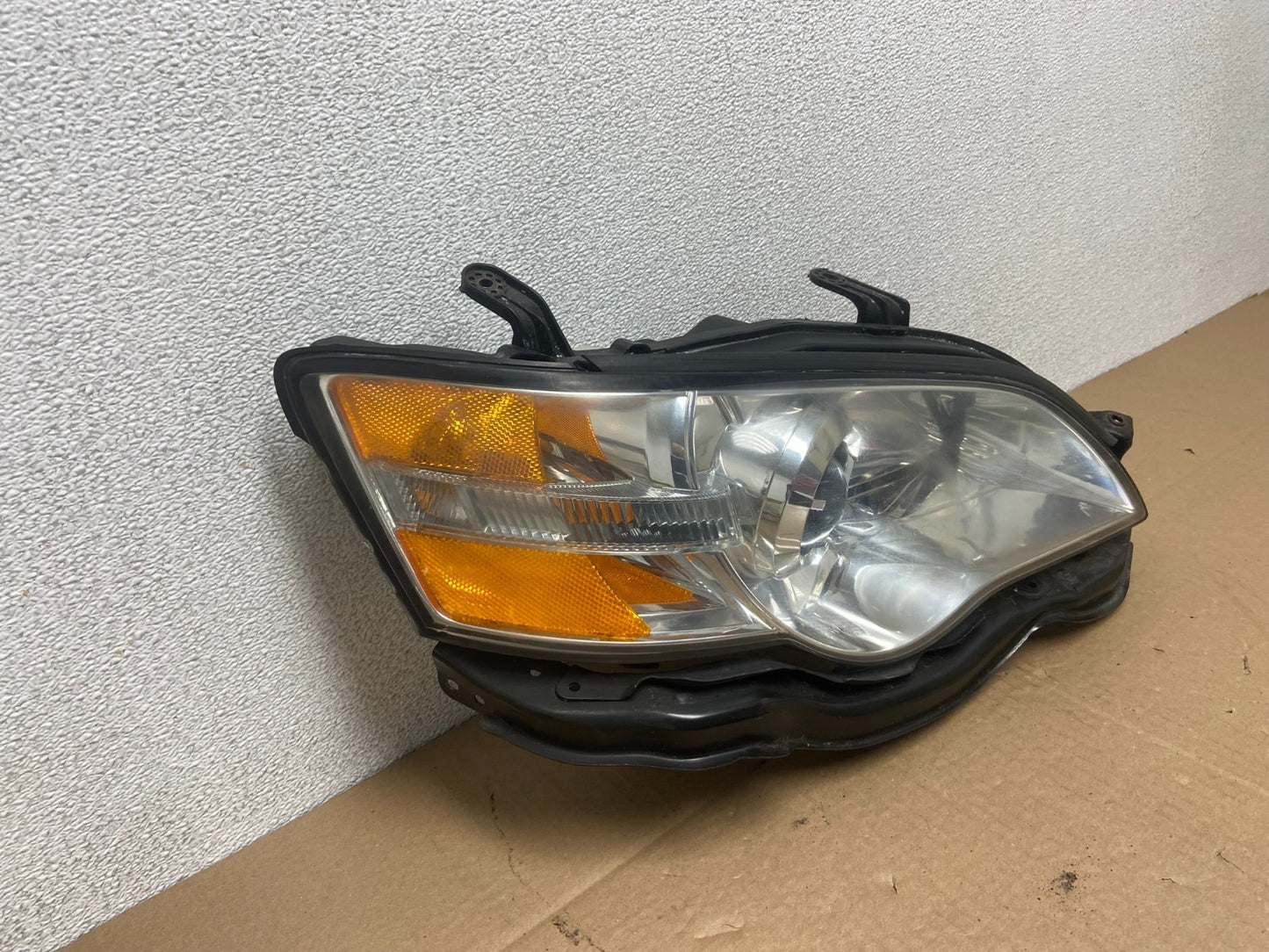 2006 to 2007 Subaru Legacy Right Passenger RH Side Headlight AB6128 DW2