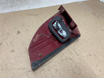 2004 to 2005 Toyota Sienna Left Driver LH Side Tail Light AH6945 LK4