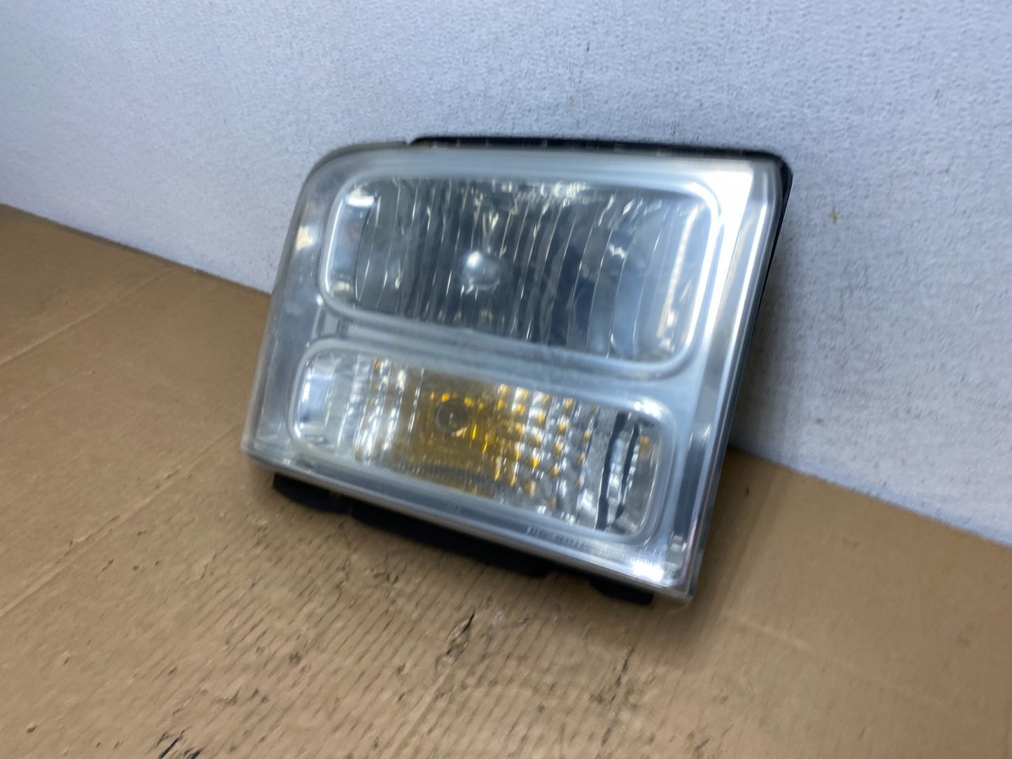 2005-2007 Ford F-250 F250 Super Duty Right Passenger RH Side Headlight AD1098 DW1
