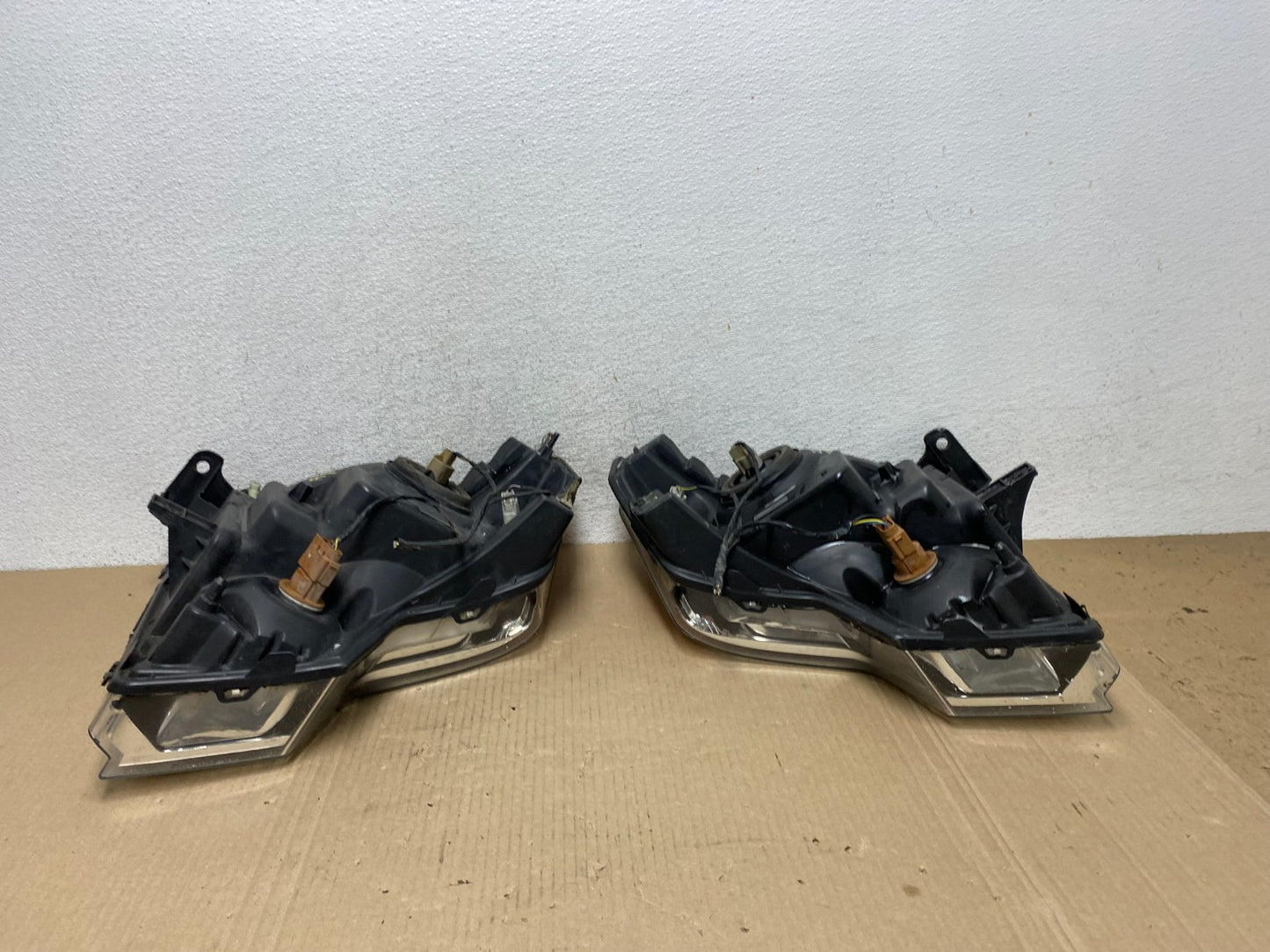 2009 to 2014 Ford F-150 F150 Left+Right Halogen Headlights AF5841 DW12