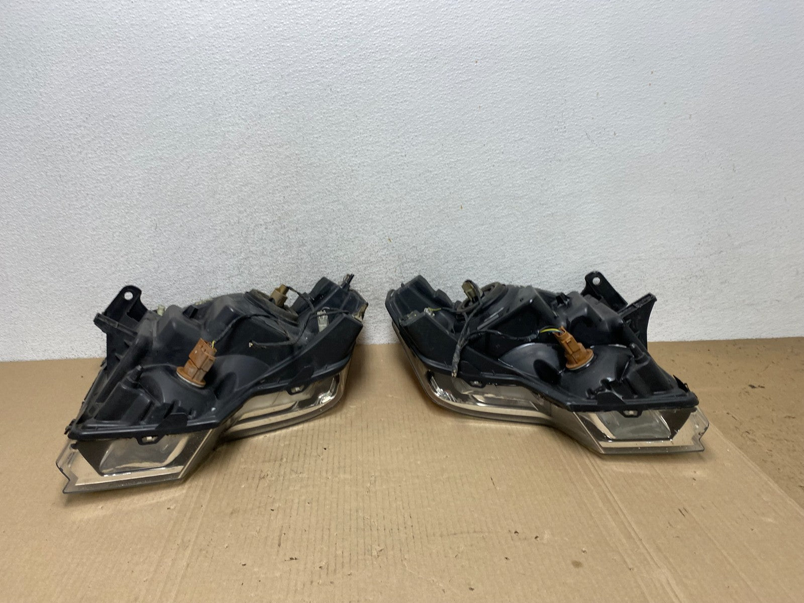 2009 to 2014 Ford F-150 F150 Left+Right Halogen Headlights AF5841 DW12
