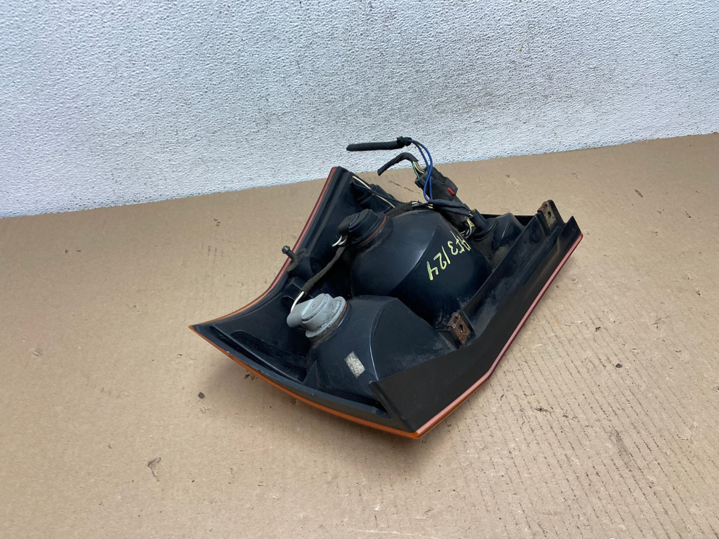 2004 2005 2006 Chrysler Pacifica Left Driver LH Tail Light AF3124 LK5