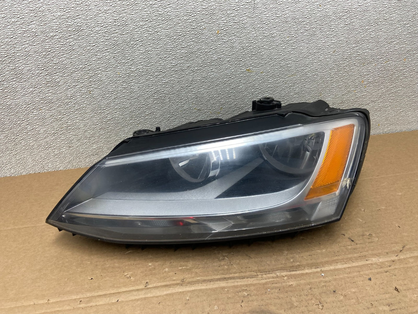 2011 to 2014 Volkswagen Jetta Left Driver LH Headlight Halogen OEM AB4591 DW0