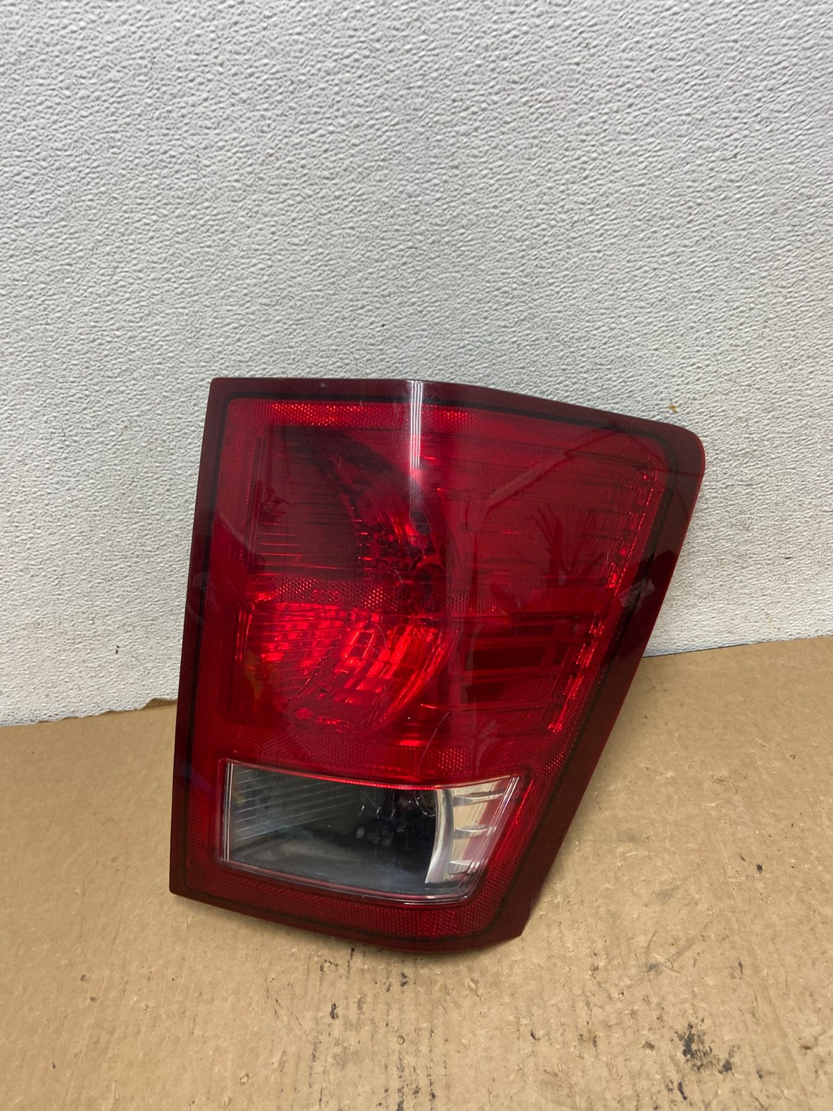 2007 2008 2009 2010 Jeep Grand Cherokee Right Passenger Tail Light AG2484 LK0