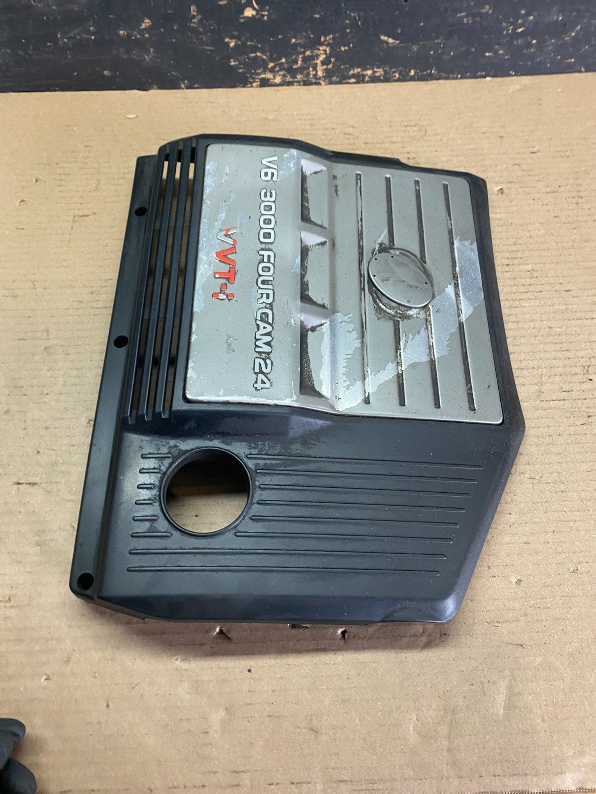2000 to 2004 Toyota Sienna Highlander 3.0L  Top Engine Cover Lid OEM S1233 DG2