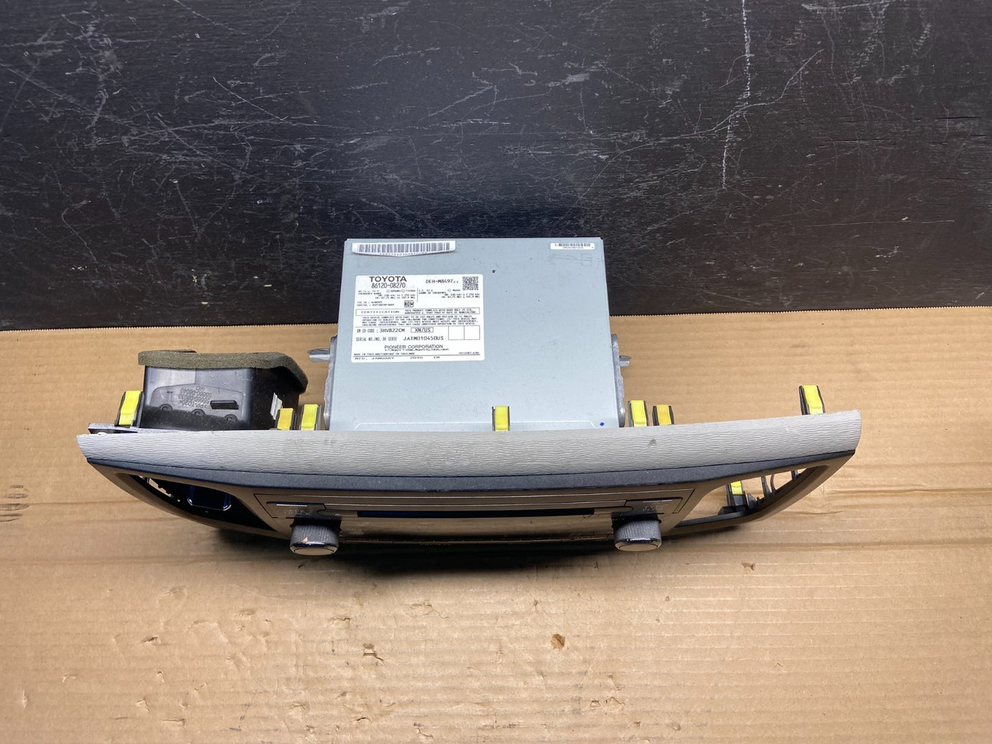 2011 to 2014 Toyota Sienna AM FM CD Mp3 Radio Receiver ae4521 DG3