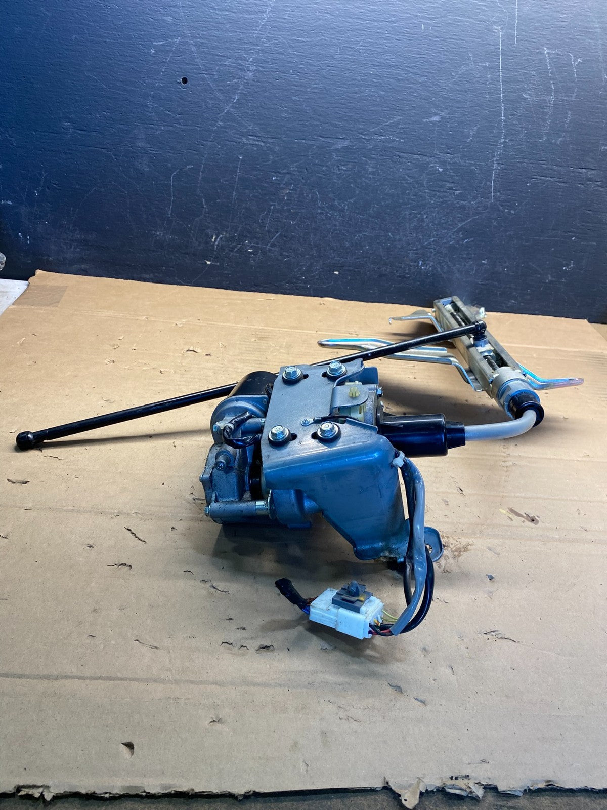 2007 to 2012 Mazda CX-9 CX9 Windshield Rear Wiper Motor AD9608 DG1