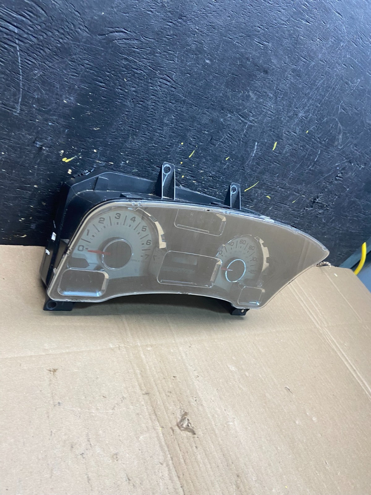 2007 to 2014 Ford Expedition Speedometer Cluster Gauge 7l1t-10849-rb t19212