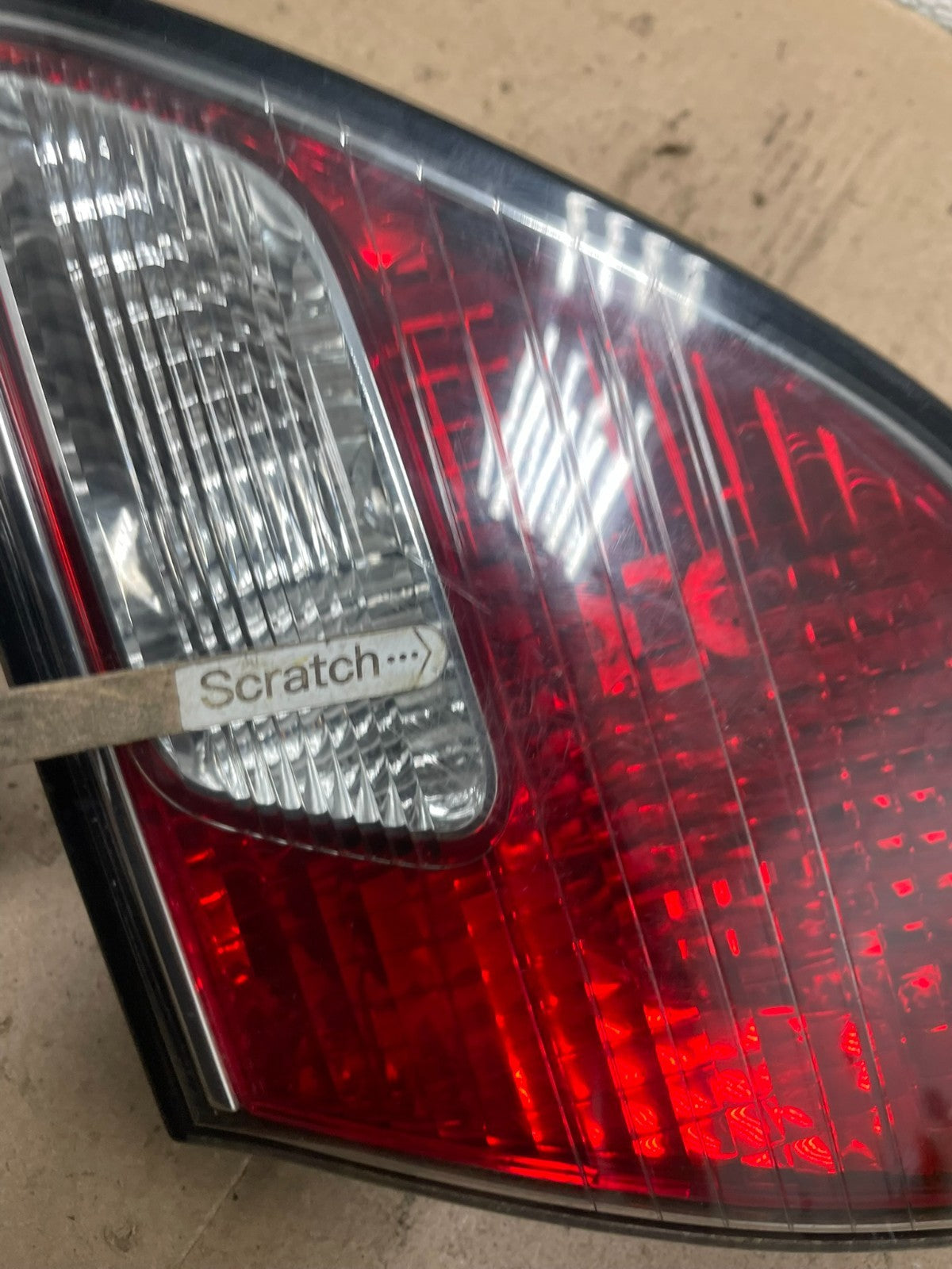 2002 2003 2004 Lexus Es300 Es330 Right Passenger Inner Tail Light Oem Q4927 DW4