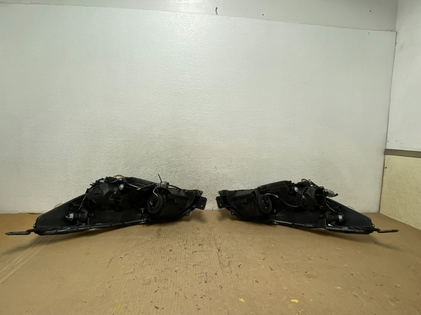 2010 2011 2012 Subaru Legacy Outback Left+Right Xenon Headlights AG8075 DW5