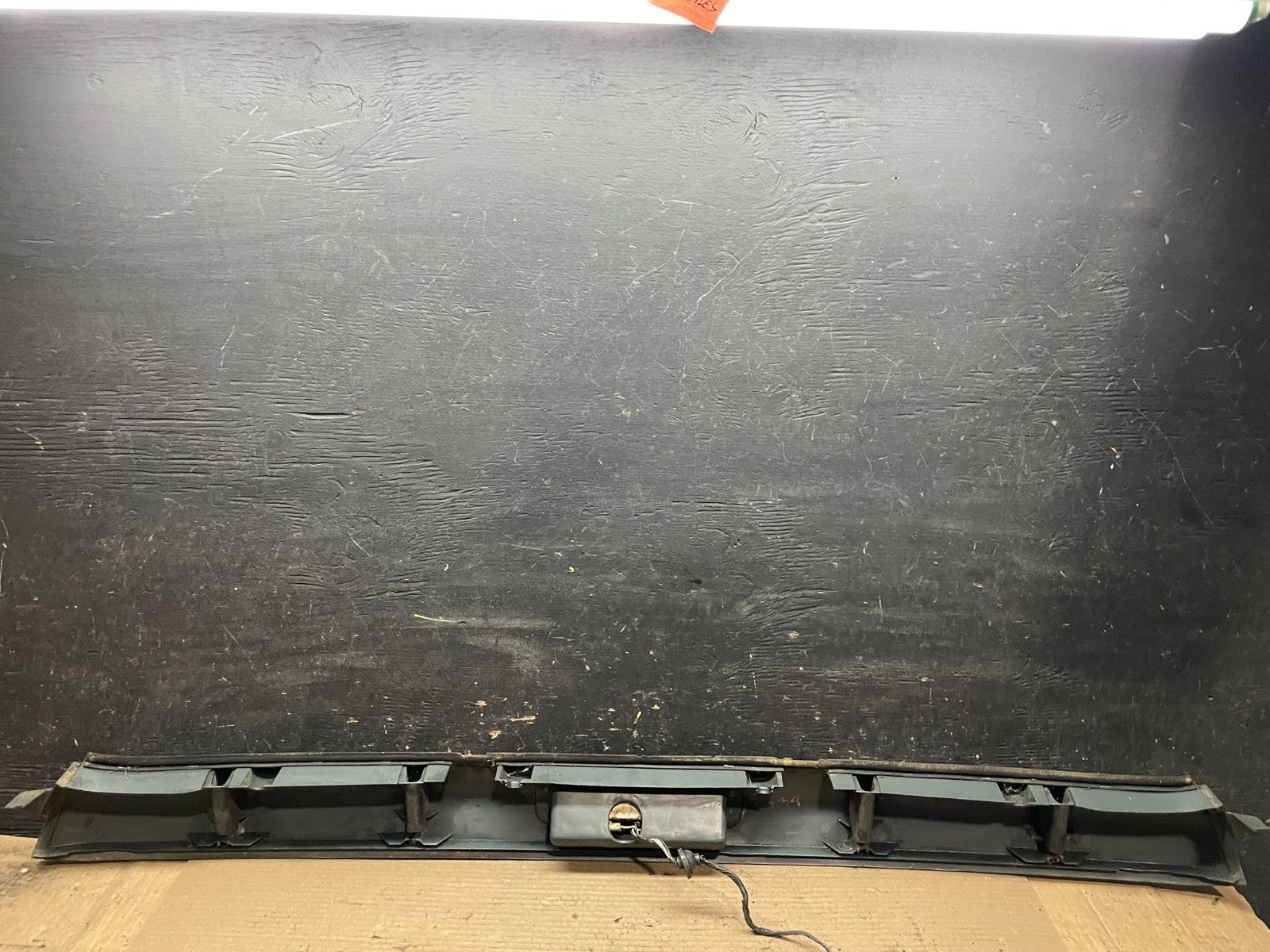 1996 to 2002 Chevrolet Express 3rd Third Brake Light Trim Spoiler U8141 DG10