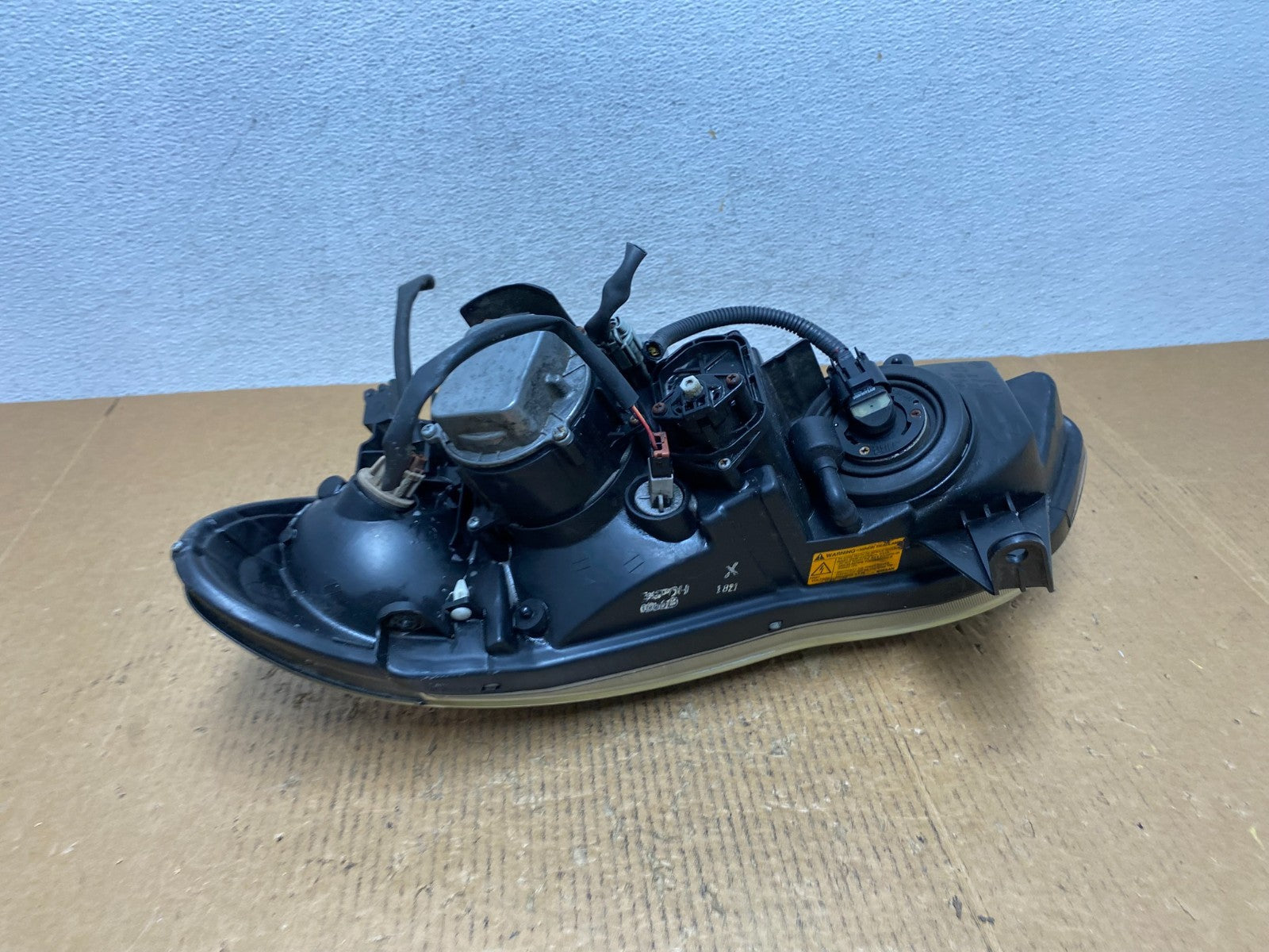 2000 to 2001 Infiniti I30 Right Passenger RH Side Headlight Xenon AE1624 DW4