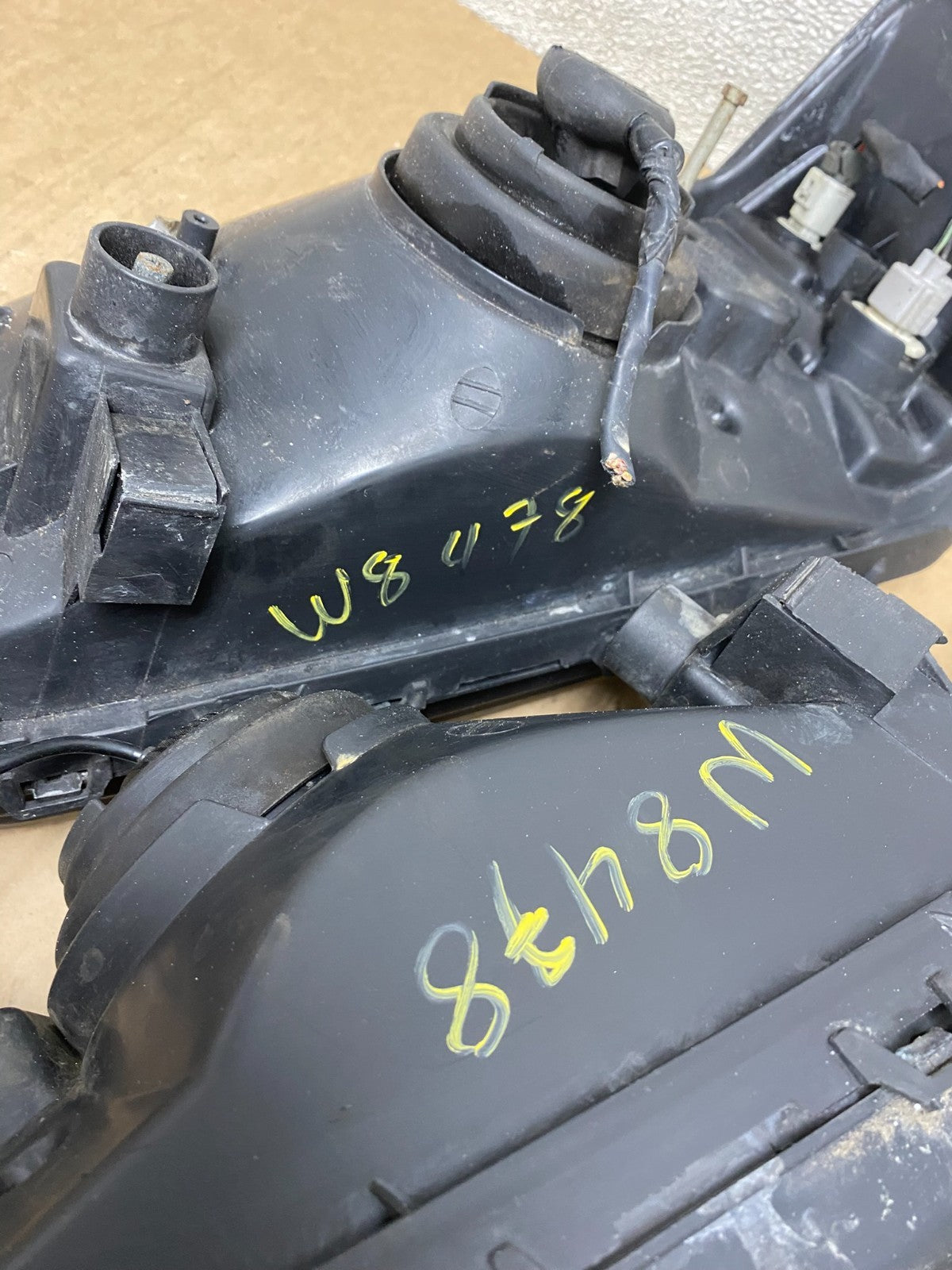 2003 2004 Subaru Forester Left+Right Headlights Halogen W8478 DW15