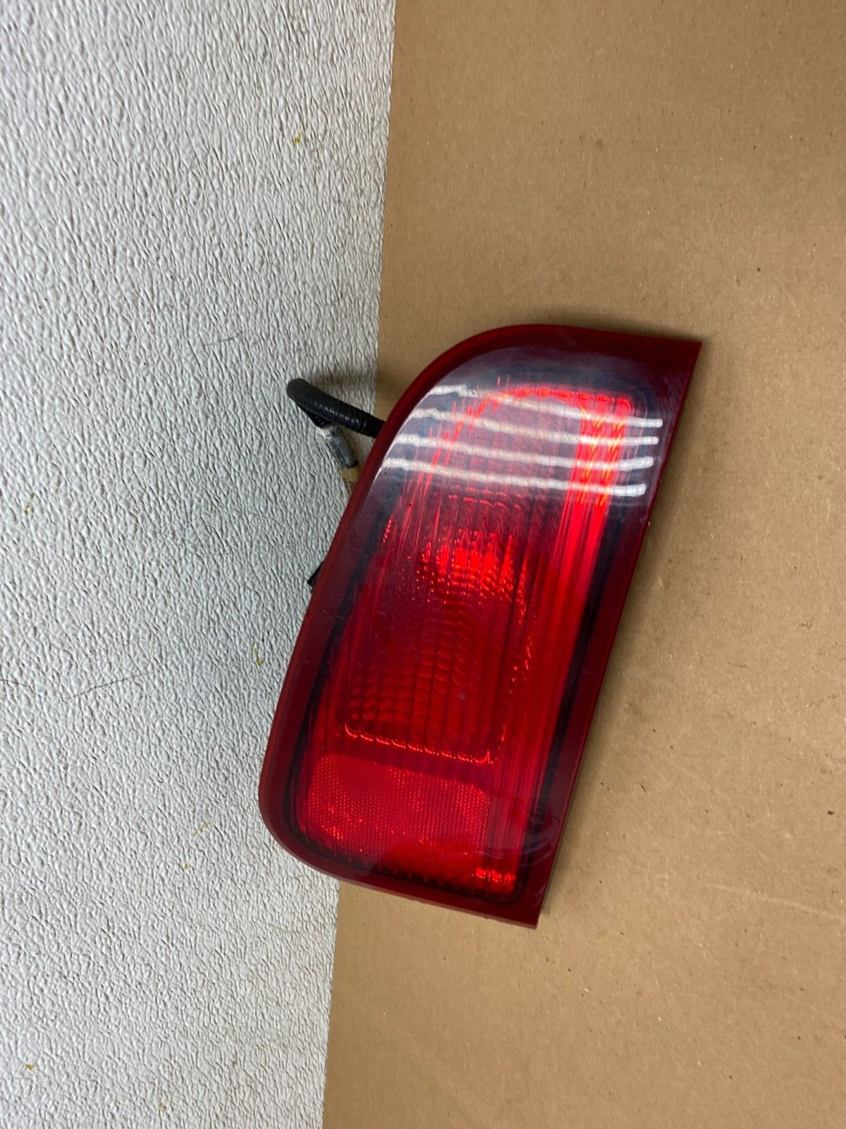2003-2006 Lincoln Navigator Right Passenger RH Inner Tail Light OEM H0943 KC1
