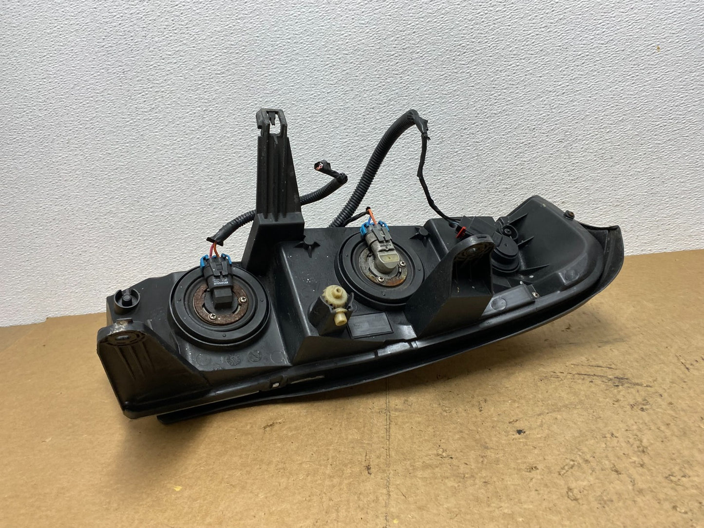 2006 to 2007 Saturn Vue Headlight Left Driver LH Side Halogen Oem AC3538 DW5