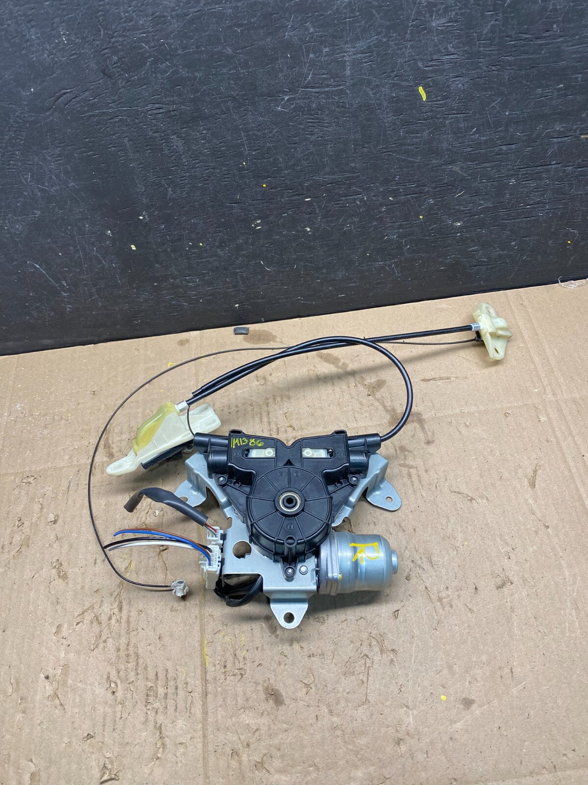 2011 to 2017 Nissan Quest Rear Right Power Sliding Door Motor Wire OEM M1386 DG0