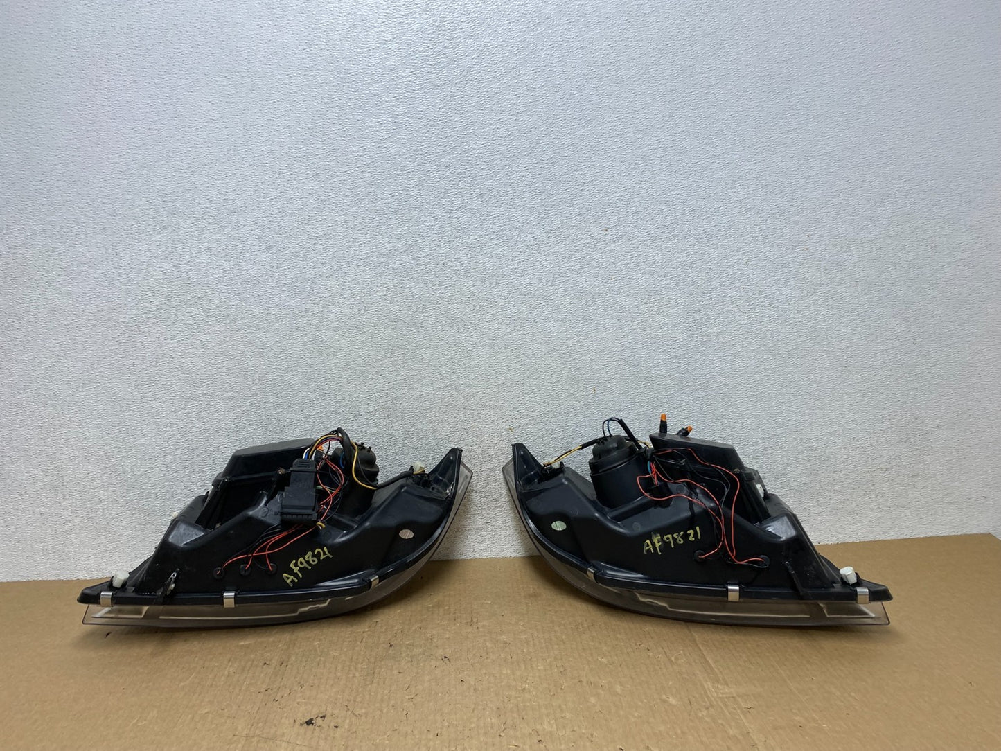 2006 to 2008 BMW 3-Series Sedan E90 Left+Right Set Side LED Headlights AF9821 DG11
